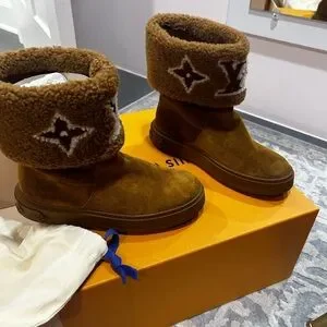 AUTHENTIC LV SnowDrop flat boots SOLD OUT EVERYWHERE !!!